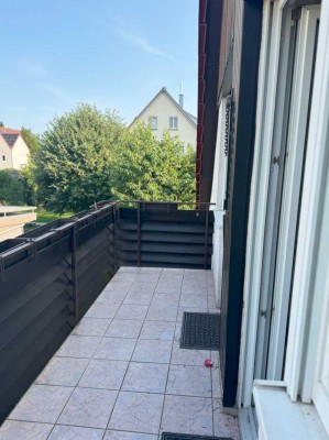 Schöne große 3-Zimmer Wohnung (93 qm) mit Balkon
