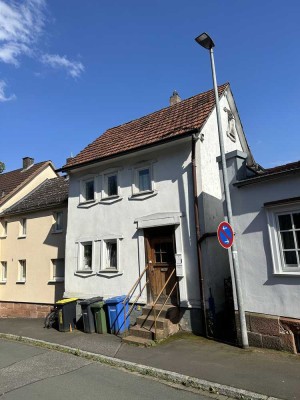 Süße 2 ZKB mit Balkon - zentrale Lage in Ockershausen