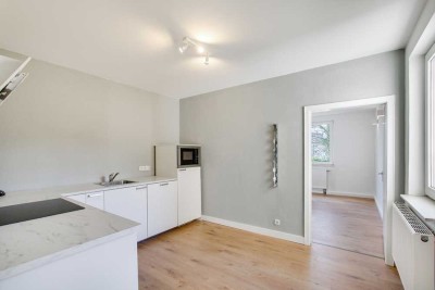 Teilmöblierte 4 Zimmer Wohnung, zentrale Lage mit Blick ins Grüne, 80qm, saniert, mit Küche