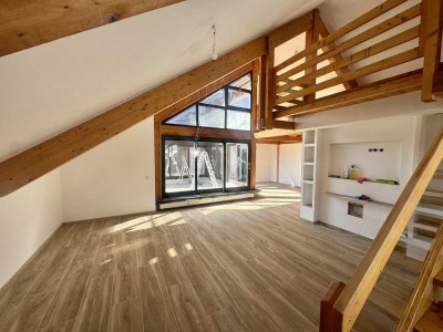 Exklusive Maisonette-Wohnung mit Dachterrasse und Kapellplatz-Sicht – Erstbezug nach Sanierung