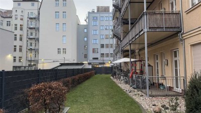 "4-Zimmer-EG-Schmuckstück im Hofgebäude: 2 Bäder, Loggia, Balkon, Stellplatz!"