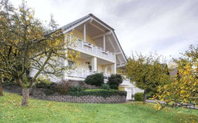 Große Wohnung mit weitem Blick und hohem Komfort!