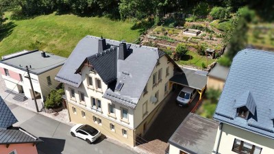 Stattliches Ein- bis Zweifamilienhaus / Mehrgenerationenhaus mit Garage, Carport & Garten in Bockau