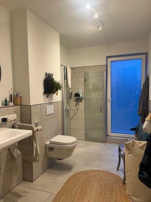 Neuwertige 2 ZKB-Wohnung mit Balkon!