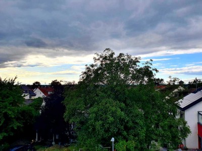 Erstbezug zur Zwischenmiete: Stilvolle 4,5-Zimmer-Maisonette-Wohnung mit geh. Innenausstattung
