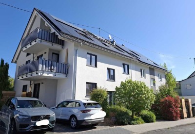 Traumhafte moderne und großzügige DG-Wohnung, 3 Zimmer und mehr, Energieeffizient