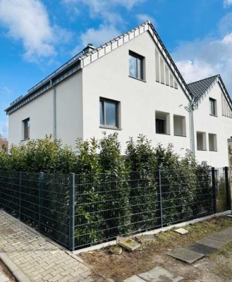 Neubau- Doppelhaushälfte in begehrter Wohnlage von Falkenstein!