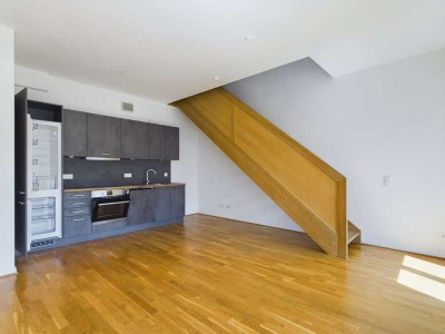 Moderne 3-Zimmer-Maisonette mit zwei Balkons: ideal für Singles & Paare in der Altstadt | MaryAnn