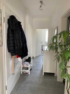 Helle, moderne 3 Zimmer Wohnung - Auch perfekt für 2er WG !