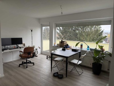 Helle 2-Zimmer Wohnung mit Balkon in Frankfurt-Kalbach