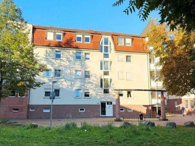 Diese und sonst keine! Stadtwohnung mit Balkon u. TG-Stellplatz