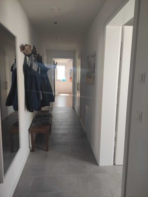 freundliche 2-Zimmer-Dachgeschosswohnung mit Balkon in Prittriching