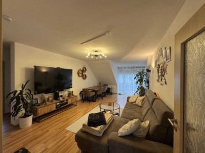 Helle 3-Zimmer Dachgeschosswohnung mit Balkon und EBK
