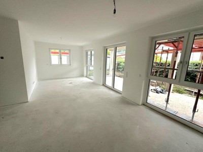 So schön und noch zu Kaufen: Gartenwohnung mit Georgi Berg Blick! Bereits im Dezember 2025 bezugsfertig!