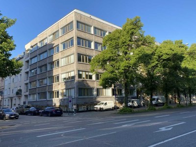 Exklusive 6 Zimmer-Penthouse-Wohung mit umlaufender Terrasse im Stadtteil Lehel nahe der Isar