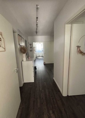 Attraktive 3-Zimmer-Wohnung mit eigenem Garten & neuer Einbauküche in Hanau-Großauheim