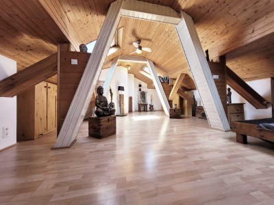 *Individuelles Wohngefühl genießen! 3-ZKB-Maisonette mit EBK, Dachterrasse, Garage uvm*