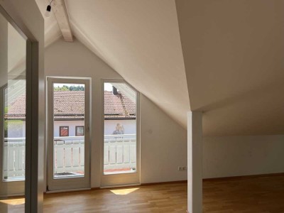 Helle Dachgeschosswohnung mit Wohlfühlambiente in Truchtlaching