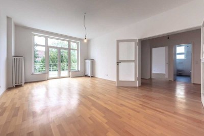 Charmante Altbauwohnung mit Flair und großem Balkon