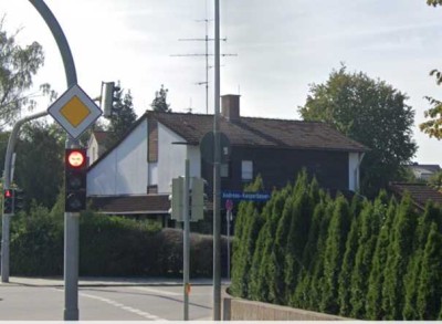 Einfamilienhaus mit Anliegerwohnung als Mitarbeiterunterkunft