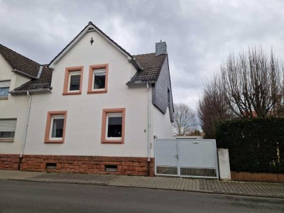 Charmante Doppelhaushälfte mit großem Garten in Top Lage von Dieburg
