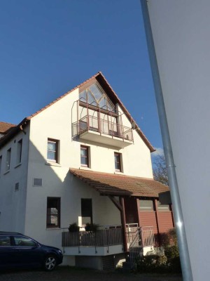 wunderbare Dachgeschosswohnung mit 2 Balkonen und Einzelgarage