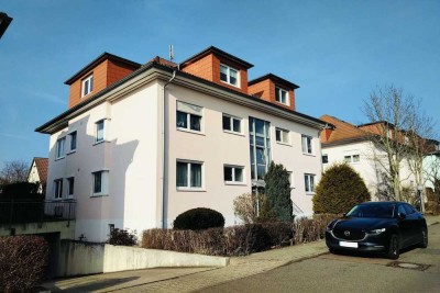 Am Waldrand Gartenstadt + 3-Zi DG-Whg. + Balkon + Stellplatz +Fensterbad+EBK+Wanne+Dusche ca.70m²