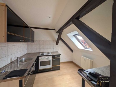 Dachgeschosswohnung mit kleiner Küche