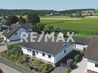 Keine Käuferprovision - Freistehendes EFH mit traumhafter Aussicht- in Ortsrandlage- sonniger Garten