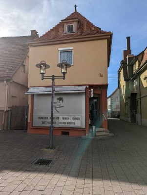 Zwei Häuser zum Preis von einem: Modernes Wohn- & Geschäftshaus + charmantes Fachwerkhaus