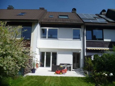 Familientraum mit Garten! Renoviertes Reihenhaus zu verkaufen