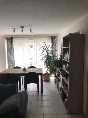 3-Zimmer Wohnung mit Balkon und EBK - hell und gepflegt - zentral in Benningen