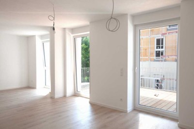 Helle, neuwertige und moderne 3,5-Zi.-EG-Wohnung (W2) mit sonnigem Südbalkon!