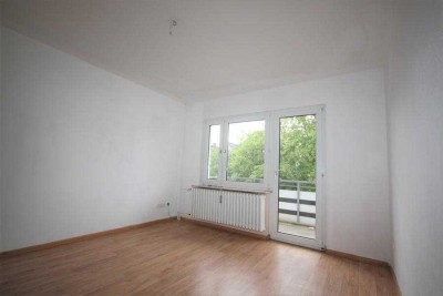 Schöne 3-Zi-Whg mit Balkon, 2.OG!
