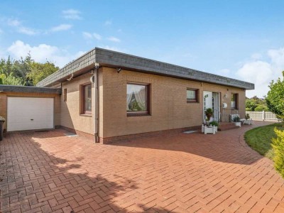 Großzügiger Bungalow mit schönem Garten in ruhiger und beliebter Lage in Husum