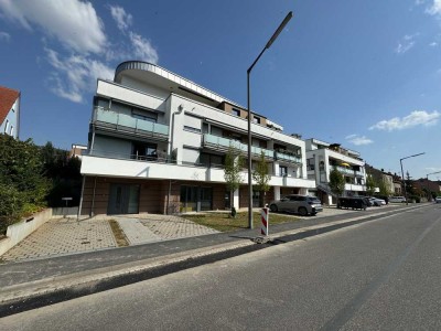 93m² mit Terrasse und Einbauküche - 3,5-Zimmer-Whg. in den Grünen Terrassen in Eibelstadt