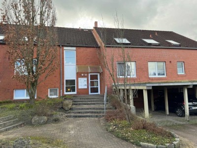 Im Auftrag z. verk.: 3-Zi.-Wohnung mit Terrasse u. Carport in ruhiger Lage am Viehburger Gehölz
