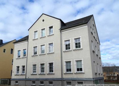 Schöne 3 Raum Wohnung in Oelsnitz + EBK möglich + Stellplatz