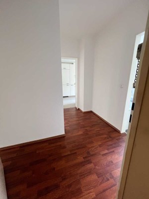 helle 2-Zimmerwohnung mit Einbauküche