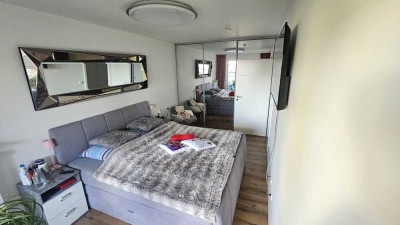 Helle 3,5-Zimmer-Wohnung mit Einbauküche und zwei Balkonen in Düsseldorf-Eller