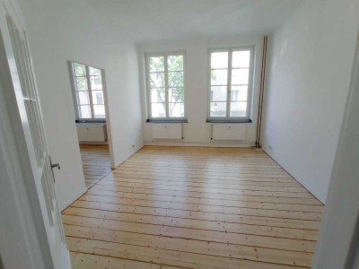 Altbau 3,5ZiKDB mit großem Südbalkon, Nähe Lessingplatz