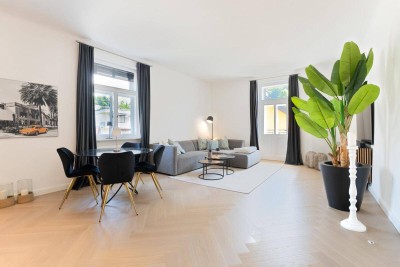Altbauflair, Sonnenbalkon, Bestlage – Ein Wohn-Statement für Anspruchsvolle!