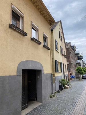Älteres / vermietetes Stadthaus im Ortskern von Niederlahnstein mit ausbaufähiger Scheune