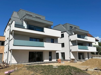 LINZ / FROSCHBERG: RASCHER BAUFORTSCHRITT - DG &amp; EMPORE -EIGENTUMSWOHNUNG ca. 140,26 m² Wohnfläche, 5 Zimmer + Dachterrasse, inkl. Carportstellplatz