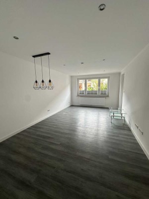 Sanierte 2-Zimmer-Wohnung mit Balkon und EBK in Bremen