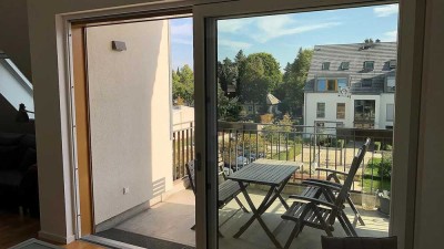 Modernes und stilvolles 2-Dachgeschosswohnung in Berlin Lichterfelde mit Terrasse