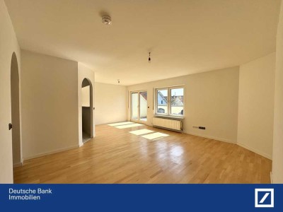 Charmante Dachgeschosswohnung mit großzügigem Wohnbereich in ruhiger Lage!