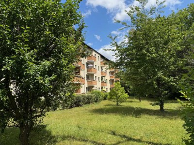 Bezugsfrei im Grünen mit Balkon und zentral in Lankwitz