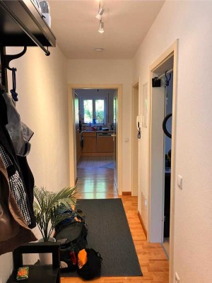 Helle 1,5-Zimmer-Terrassenwohnung mit Einbauküche in Germering