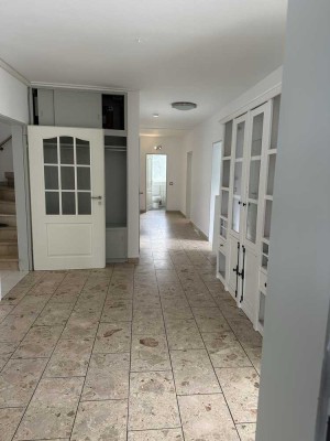 Marburg- Mitte, günstiges 4 ZKB, WG geeignet mit großer Terrasse, Schlossblick
